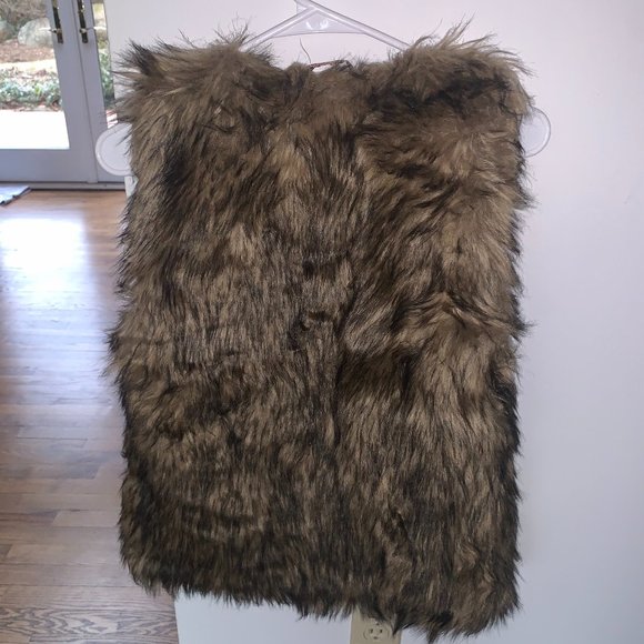 H&M Faux Brown Fur Vest (Size: US 4 / EUR 34) - Picture 2 of 5